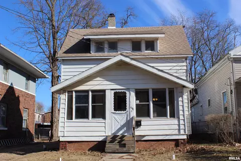 491 N Cedar St, Galesburg, IL 61401