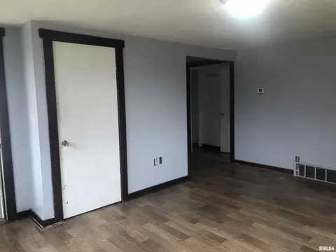 Living - 2800 E Keys Ave, Springfield, IL 62702 photo 2 of 3