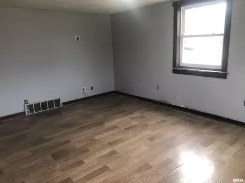 Living - 2800 E Keys Ave, Springfield, IL 62702 photo 1 of 3