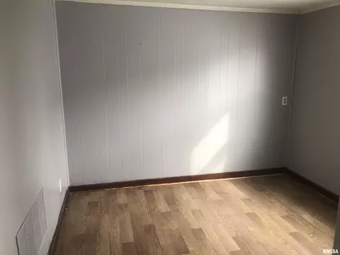 Bedroom - 2800 E Keys Ave, Springfield, IL 62702 photo 4 of 5