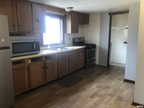 Kitchen - 2800 E Keys Ave, Springfield, IL 62702 photo 1 of 1