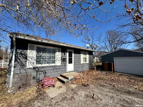 826 N East St, Jacksonville, IL 62650