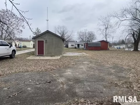 408 N Toledo St, Martinsville, IL 62442 photo 5