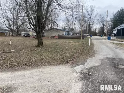 408 N Toledo St, Martinsville, IL 62442 photo 2