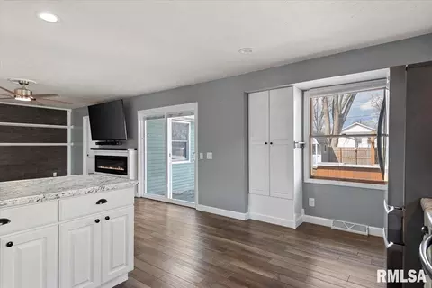 Other - 617 E Chestnut St, Chatham, IL 62629 photo 5 of 14