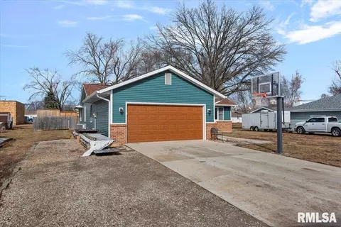 Other - 617 E Chestnut St, Chatham, IL 62629 photo 2 of 14