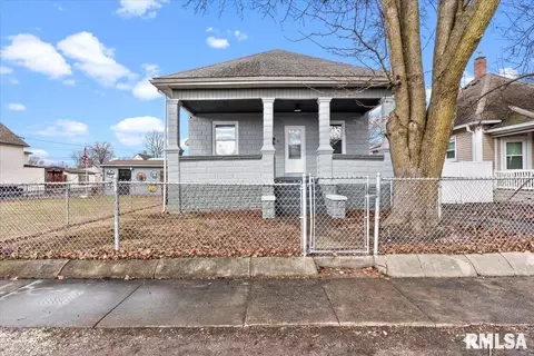 1617 Cummins Ave, Springfield, IL 62702