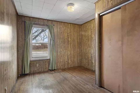 Bedroom - 630 W Maple Ave, Springfield, IL 62702 photo 5 of 5
