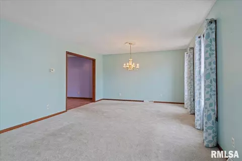 3116 Kensington Dr, Springfield, IL 62702 photo 6