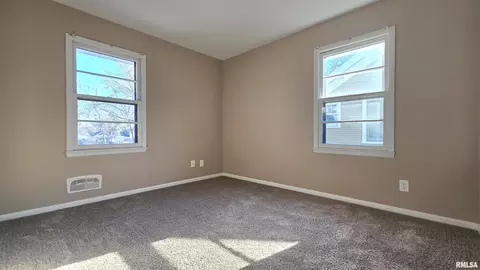 Bedroom - 1736-1740 S Park Ave, Springfield, IL 62704 photo 3 of 4
