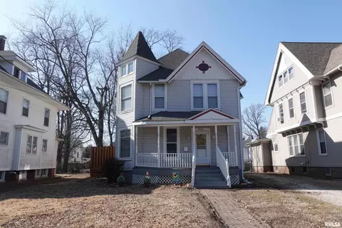 1092 N Broad St, Galesburg, IL 61401