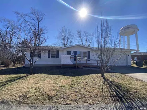 413 Columbian Dr, South Jacksonville, IL 62650