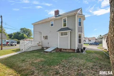 Exterior - 419 E Corwin St, Litchfield, IL 62056 photo 5 of 5