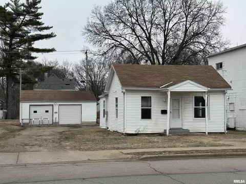221 S Schrader St, Havana, IL 62644