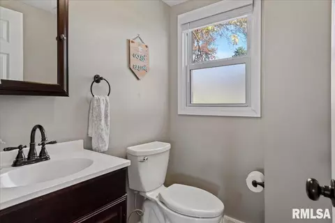Bath - 2234 Warson Rd, Springfield, IL 62704 photo 1 of 3