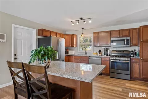 Kitchen - 2234 Warson Rd, Springfield, IL 62704 photo 3 of 3