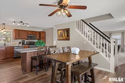 Entry Way - 2234 Warson Rd, Springfield, IL 62704 photo 3 of 3