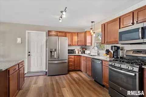 Kitchen - 2234 Warson Rd, Springfield, IL 62704 photo 1 of 3