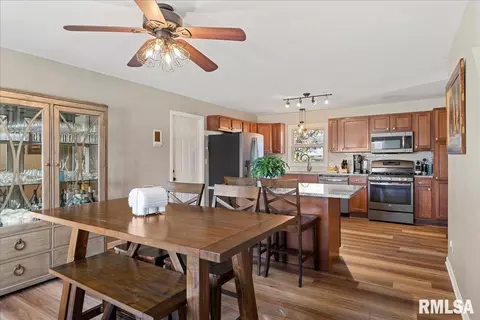 Dining - 2234 Warson Rd, Springfield, IL 62704 photo 1 of 1