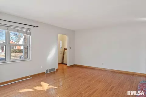 2104 N 6th St, Springfield, IL 62702 photo 6