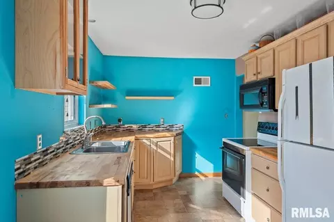 2104 N 6th St, Springfield, IL 62702 photo 9