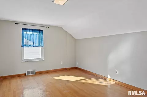 2104 N 6th St, Springfield, IL 62702 photo 17