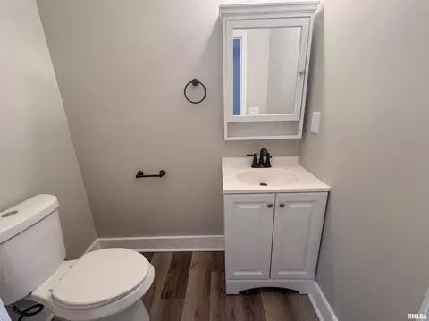 Bath - 3050 E Fulton Ave, Decatur, IL 62521 photo 6 of 6