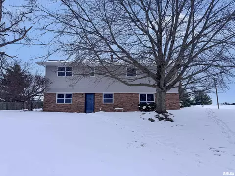 Exterior - 3050 E Fulton Ave, Decatur, IL 62521 photo 3 of 3