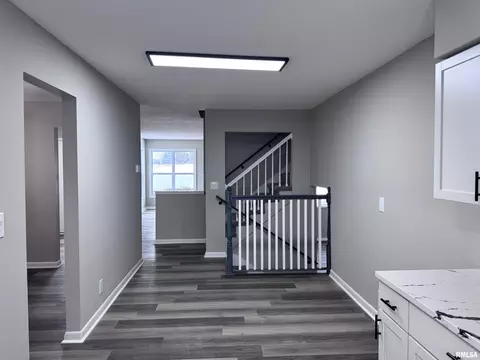 Entry Way - 3050 E Fulton Ave, Decatur, IL 62521 photo 1 of 1