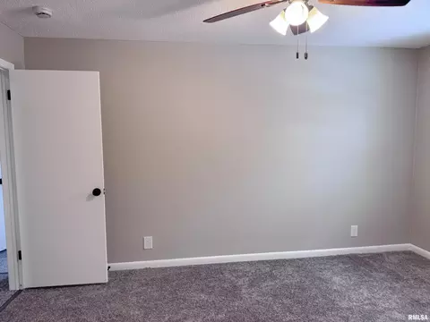 Bedroom - 3050 E Fulton Ave, Decatur, IL 62521 photo 7 of 12