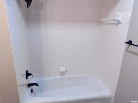 Bath - 3050 E Fulton Ave, Decatur, IL 62521 photo 4 of 6