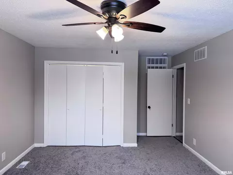 Bedroom - 3050 E Fulton Ave, Decatur, IL 62521 photo 1 of 12