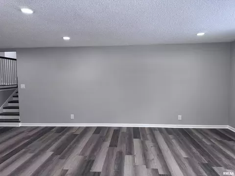 Living - 3050 E Fulton Ave, Decatur, IL 62521 photo 5 of 6