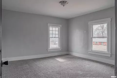 525 N Vine St, Mount Pulaski, IL 62548 photo 25