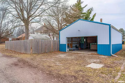 525 N Vine St, Mount Pulaski, IL 62548 photo 36