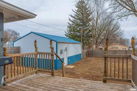 525 N Vine St, Mount Pulaski, IL 62548 photo 33