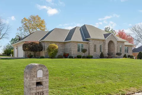 1215 Peach Tree Ln, Quincy, IL 62305