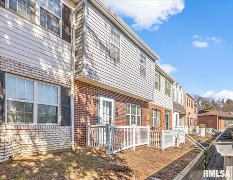 14 Sycamore Row, Springfield, IL 62702