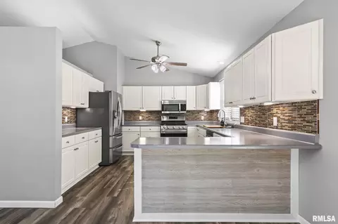 Kitchen - 2632 Steiler Pl, Springfield, IL 62703 photo 1 of 5