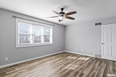 Bedroom - 2632 Steiler Pl, Springfield, IL 62703 photo 3 of 6
