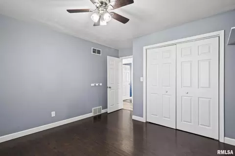 Bedroom - 2632 Steiler Pl, Springfield, IL 62703 photo 5 of 6