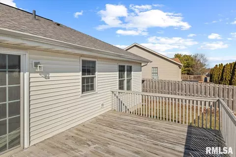Exterior - 5000 Manhattan Dr, Springfield, IL 62711 photo 5 of 5