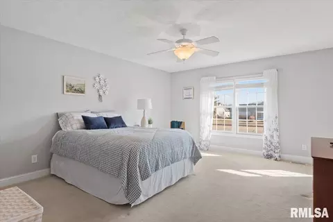Bedroom - 5000 Manhattan Dr, Springfield, IL 62711 photo 1 of 6