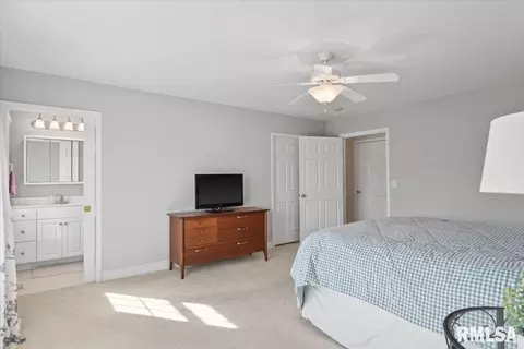 Bedroom - 5000 Manhattan Dr, Springfield, IL 62711 photo 3 of 6
