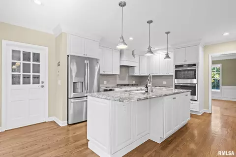 Kitchen - 10 Sunset Ln, Springfield, IL 62704 photo 1 of 5