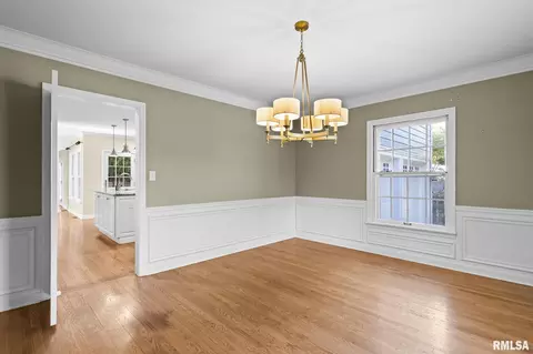 Dining - 10 Sunset Ln, Springfield, IL 62704 photo 1 of 1