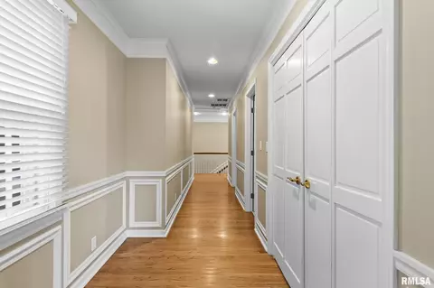 Entry Way - 10 Sunset Ln, Springfield, IL 62704 photo 6 of 7