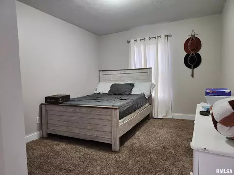 Bedroom - 201 E Washington St, Athens, IL 62613 photo 6 of 7