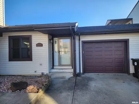 2344 Railsplitter Ave, Lincoln, IL 62656