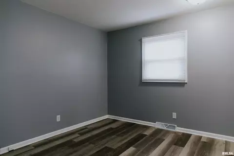 Bedroom - 2256 E Black Ave, Springfield, IL 62702 photo 3 of 3